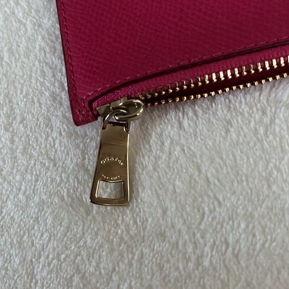 🌸Coach Clutch - Picture 5 of 6